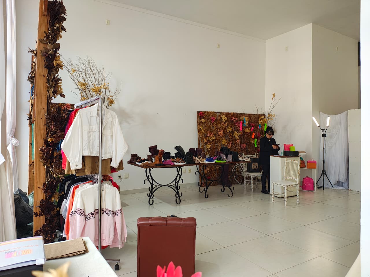 MQFA promove ‘Expo Liquida’ até quinta-feira no Espaço Paula Kingma em Santos Dumont